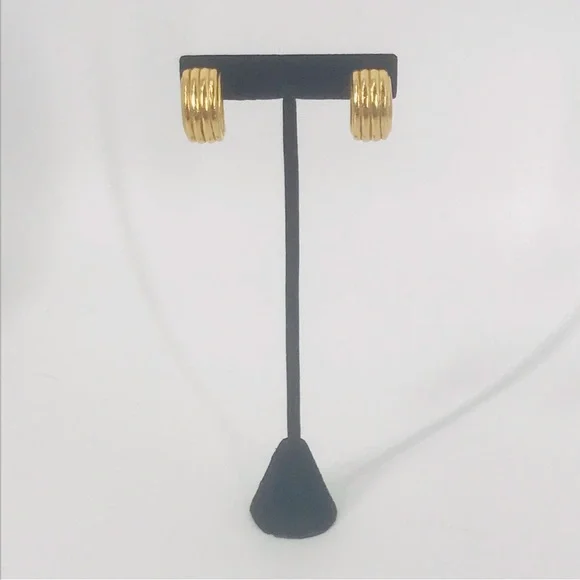 3/$15 Mimi Di N Gold Tone Ribbed Hoop Clip-On Earrings - Picture 8 of 8